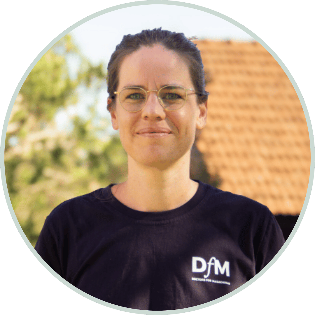 Dr. Nadine Muller Dr. Nadine Muller